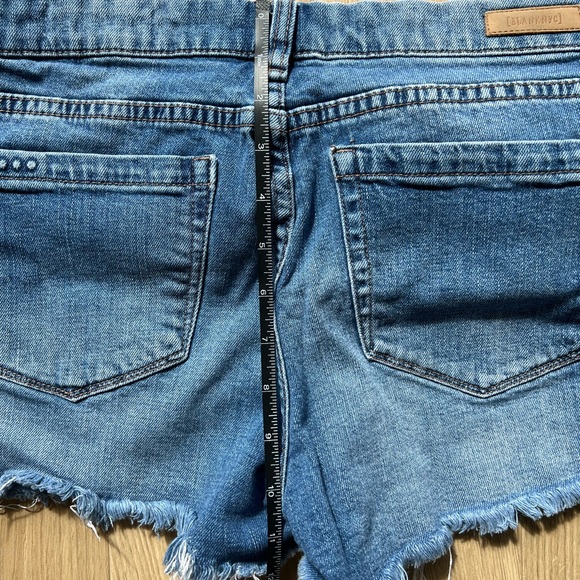 Women denim shorts - Picture 2 of 3